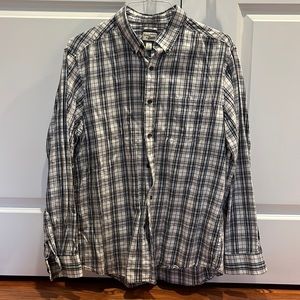 Men’s long sleeve 100% cotton button up shirt with button down collar